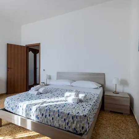 Quiet And Bright Flats With Balcony Piza