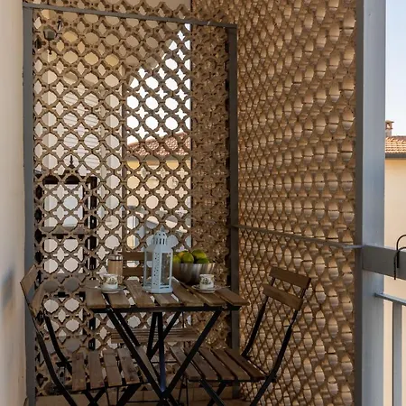 Apartament Quiet And Bright Flats With Balcony Piza