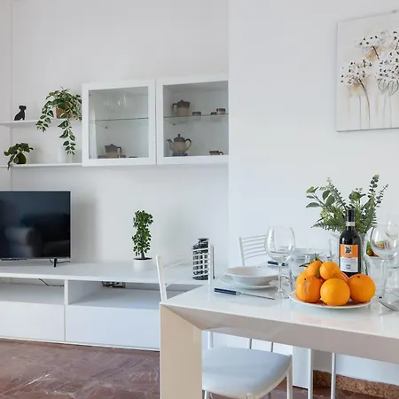 Apartament Quiet And Bright Flats With Balcony Piza